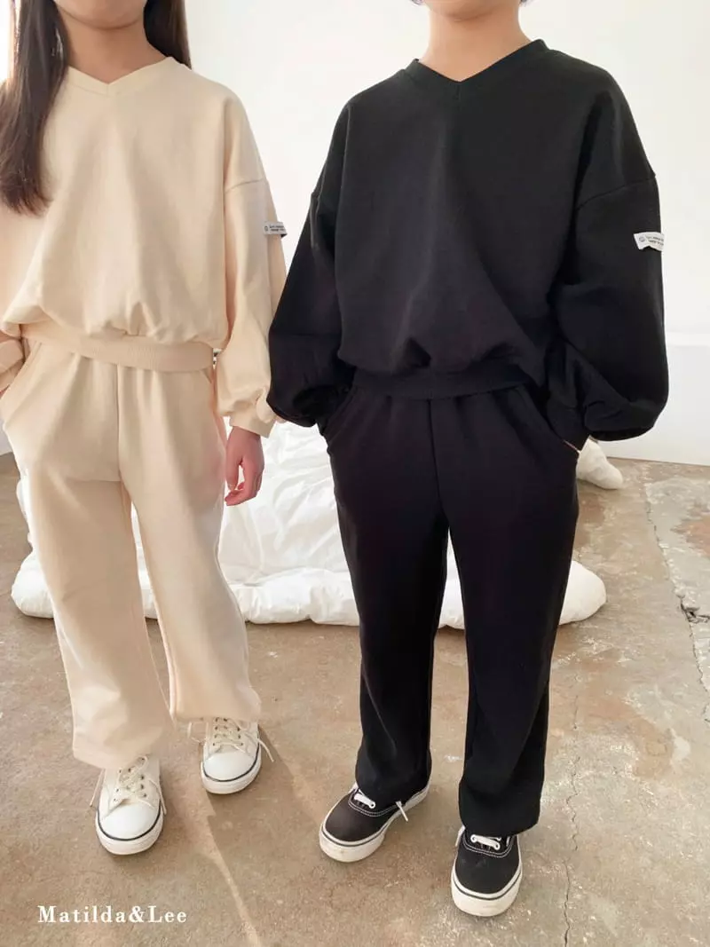 Matilda & Lee - Korean Children Fashion - #magicofchildhood - V Label Top Bottom Set - 11