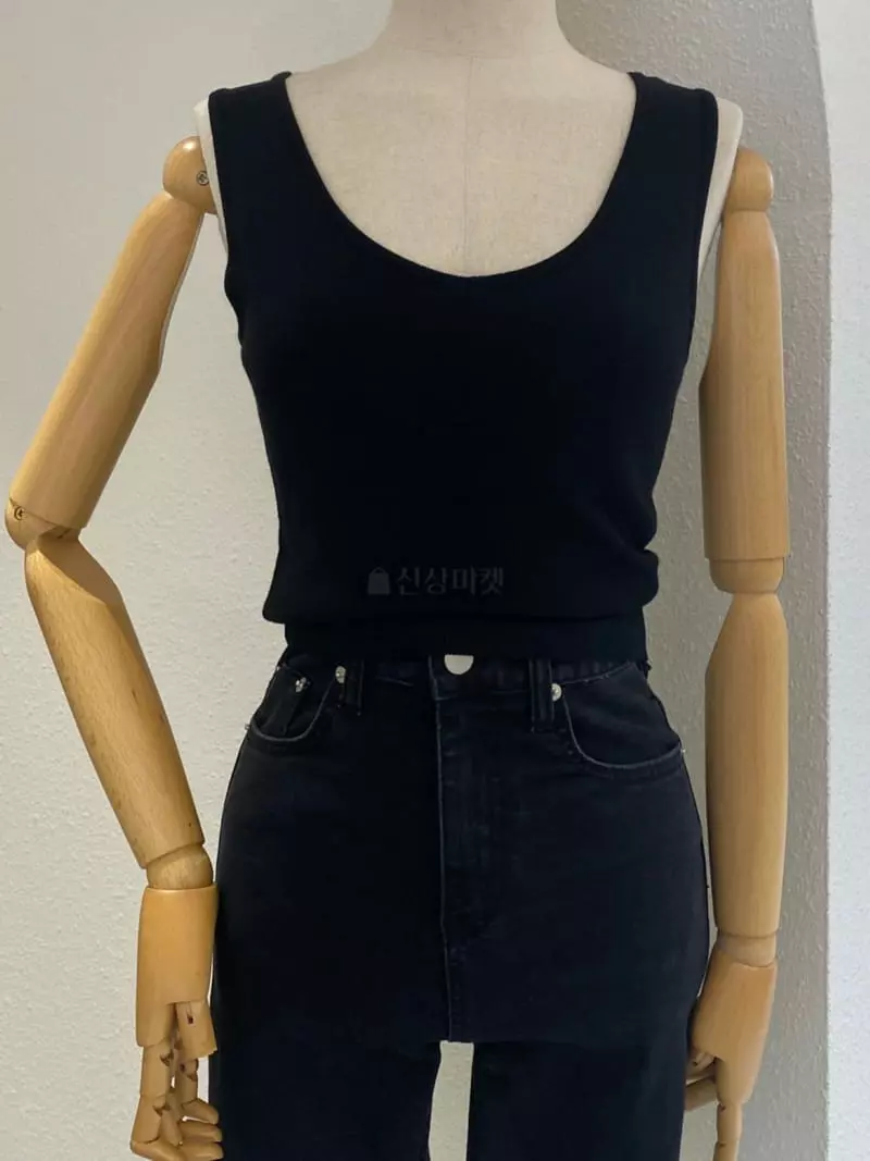 Mer - Korean Women Fashion - #momslook - Sleeveless Tee