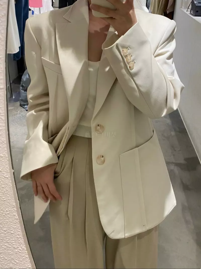 Mer - Korean Women Fashion - #momslook - Pintuck Boxy Jacket - 4