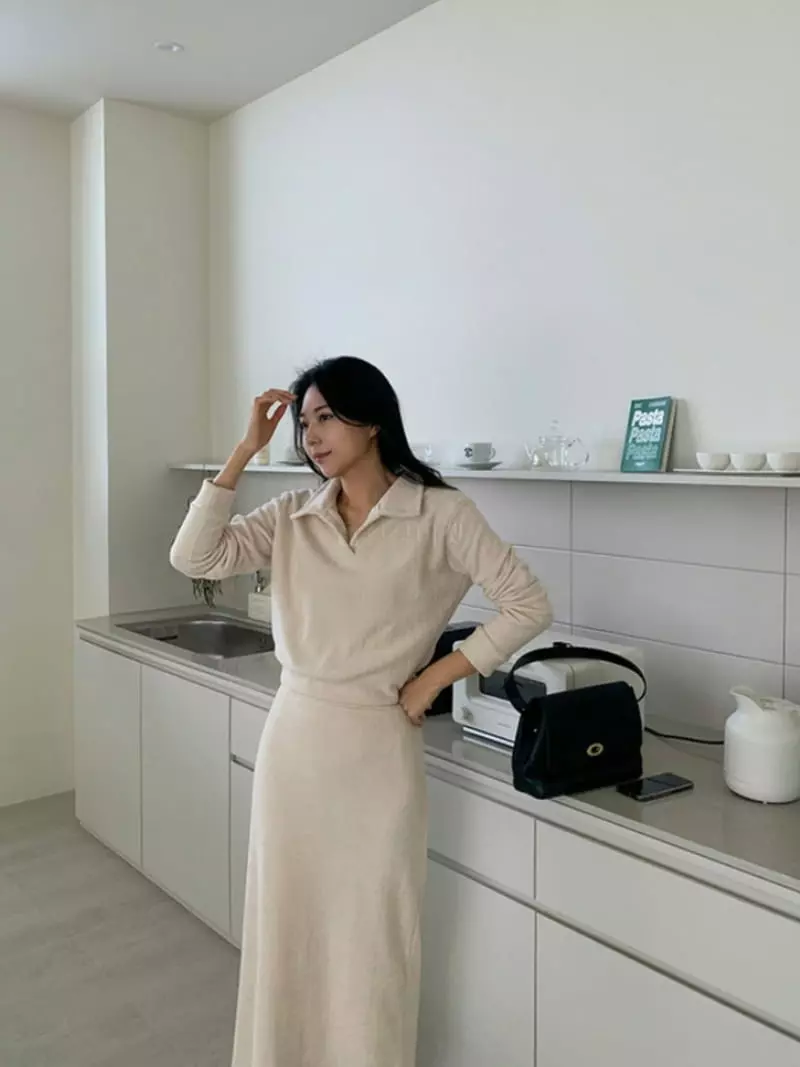 Moment - Korean Women Fashion - #momslook - Towel Collar Tee - 2