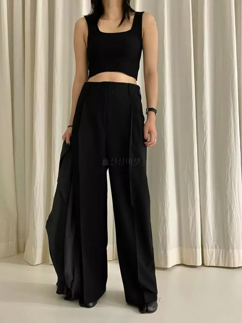 Moment - Korean Women Fashion - #momslook - Code Sleeveless Tee - 4
