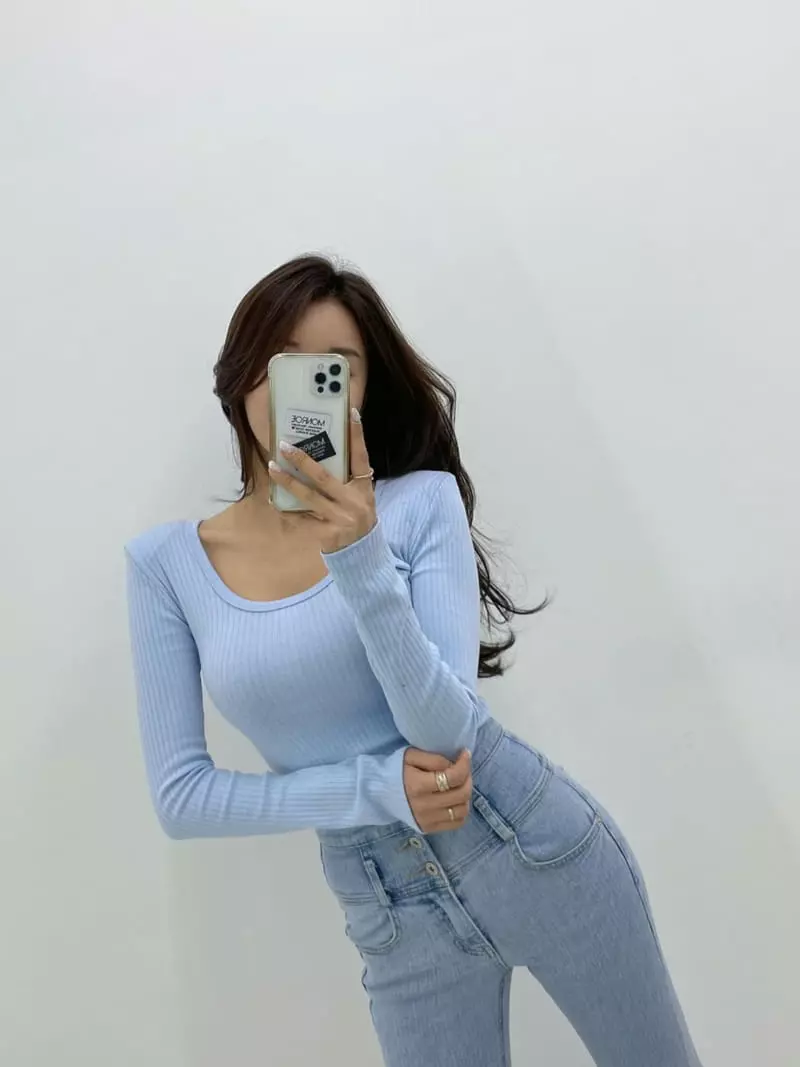 Monroe - Korean Women Fashion - #pursuepretty - Milk Rip Tee - 3
