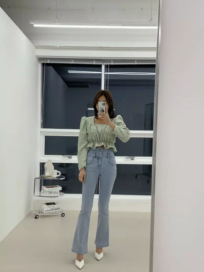 Monroe - Korean Women Fashion - #womensfashion - High Light Blue Boots Jeans