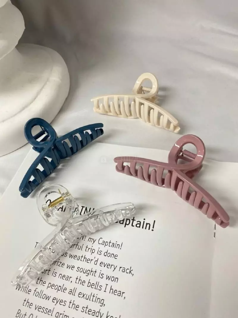 Mood - Korean Women Fashion - #womensfashion - A2017 Twisted Acrylic Hair Pin