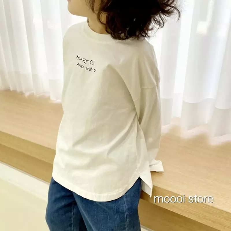 Mooi Store - Korean Children Fashion - #magicofchildhood - Heart Embroidery Tee - 2