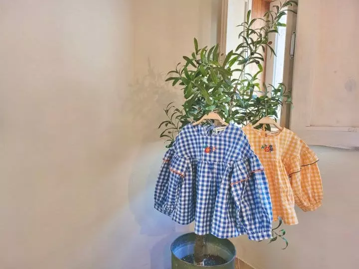 Mumunbaba - Korean Children Fashion - #kidsstore - Flower Embroidery Blouse - 3