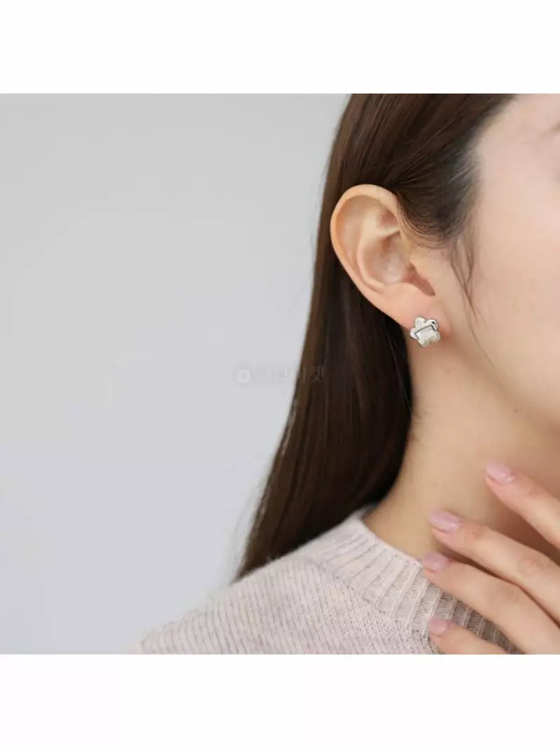 Noii - Korean Women Fashion - #momslook - E1498 Flower Earring