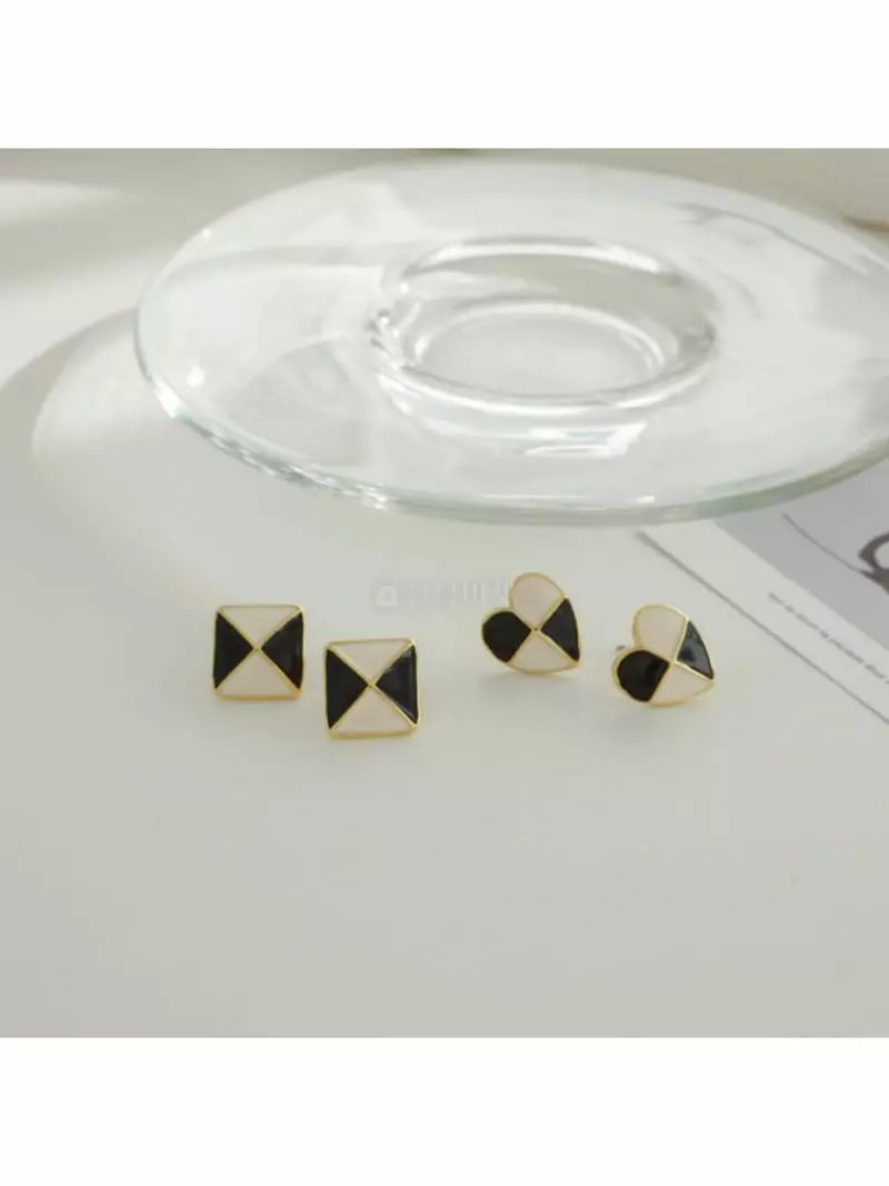 Noii - Korean Women Fashion - #momslook - E1486 Check Earring - 4