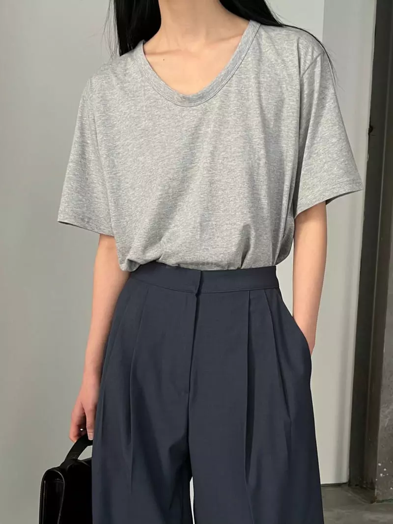 Normal - Korean Women Fashion - #restrostyle - Modern U-neck Tee - 3