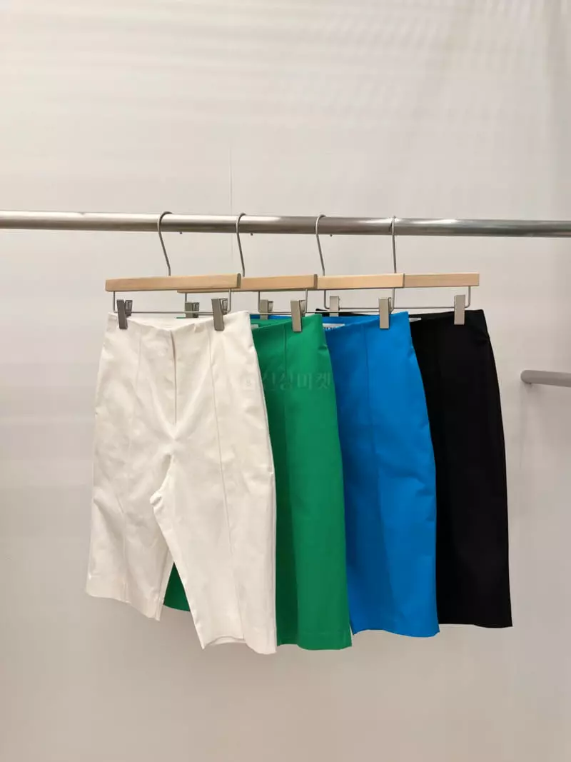 Nyunyu-Seoul - Korean Women Fashion - #womensfashion - Pintuck Half Pants - 4
