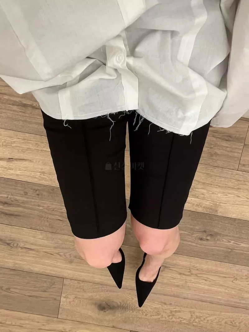 Nyunyu-Seoul - Korean Women Fashion - #pursuepretty - Pintuck Half Pants - 4