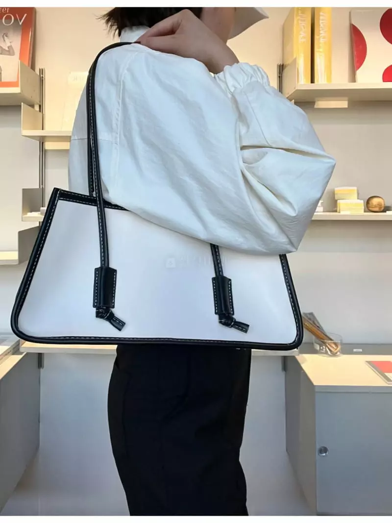 Nyunyu-Seoul - Korean Women Fashion - #shopsmall - Coloring Square Shoulder Bag - 2
