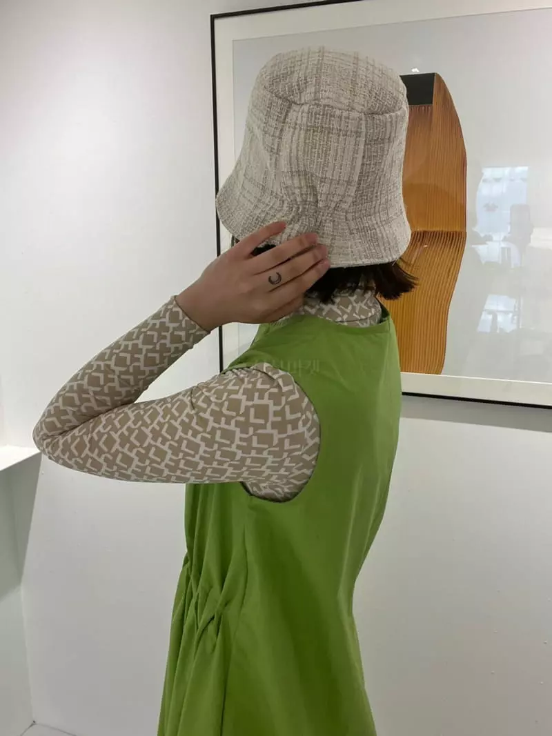 Nyunyu-Seoul - Korean Women Fashion - #womensfashion - With Bucket Hats - 2