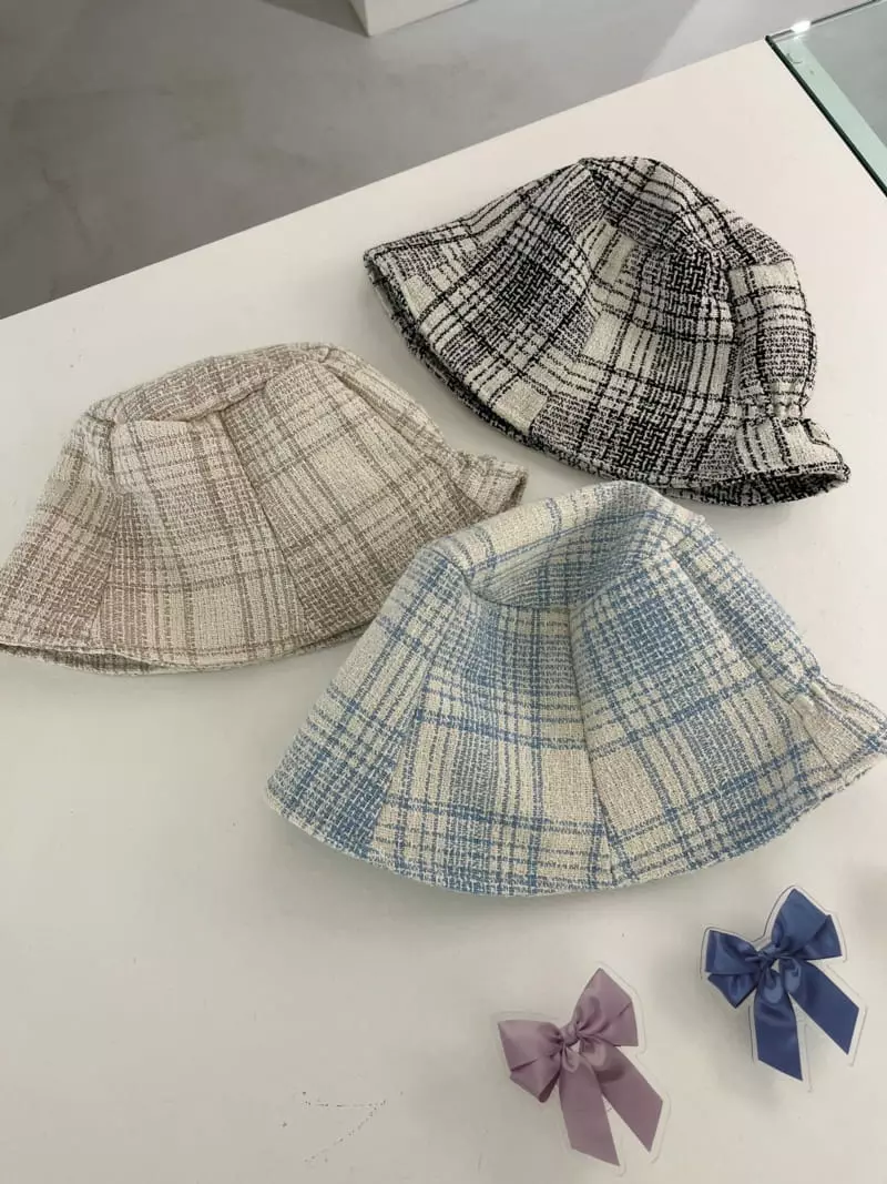 Nyunyu-Seoul - Korean Women Fashion - #momslook - With Bucket Hats - 4