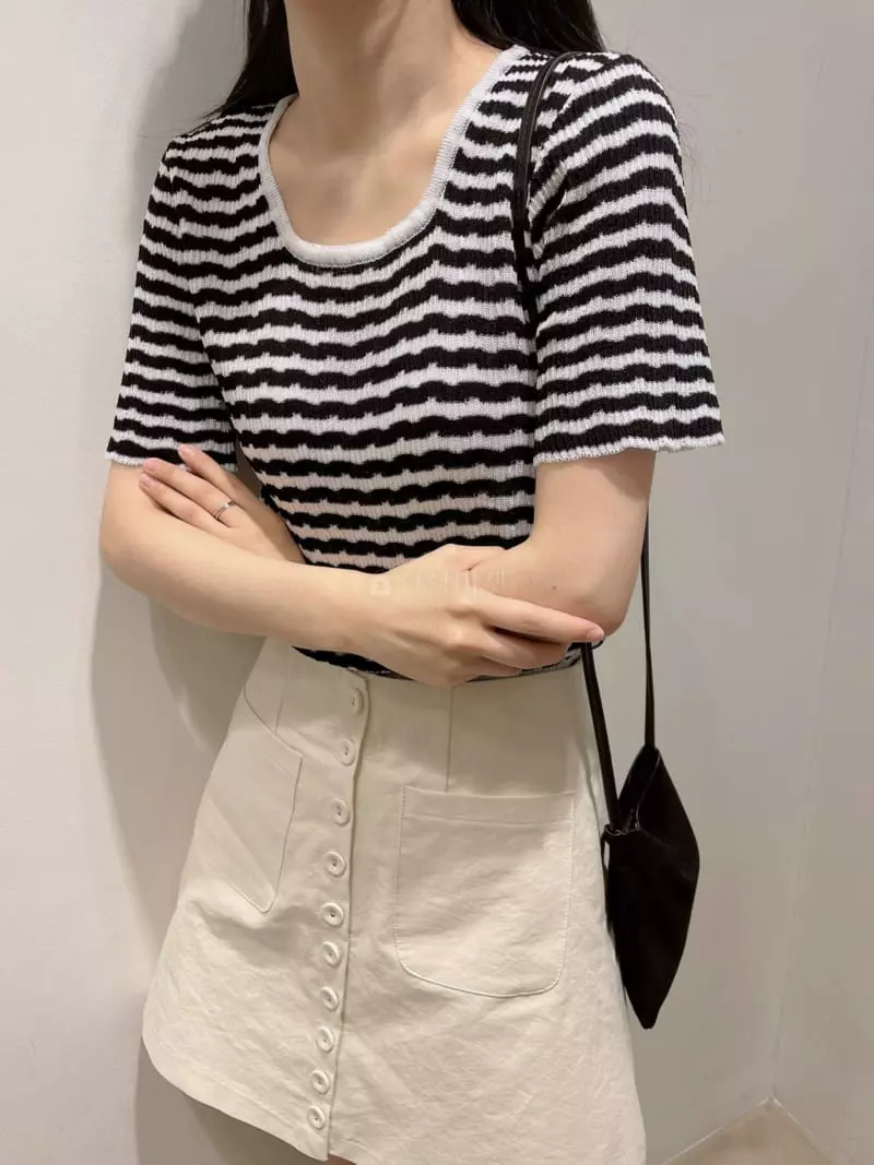 Odor - Korean Women Fashion - #womensfashion - Wavy Stripe Knit Tee - 3