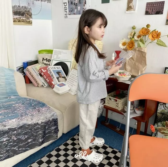 Ollymarket - Korean Children Fashion - #discoveringself - Veloure Stripes Long Sleeves Tee - 2