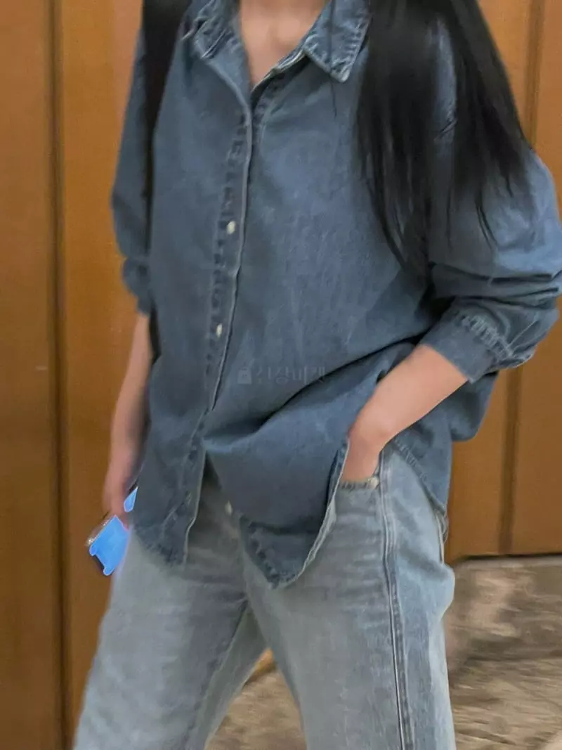 Ondo - Korean Women Fashion - #womensfashion - Vintage Denim Shirt - 4