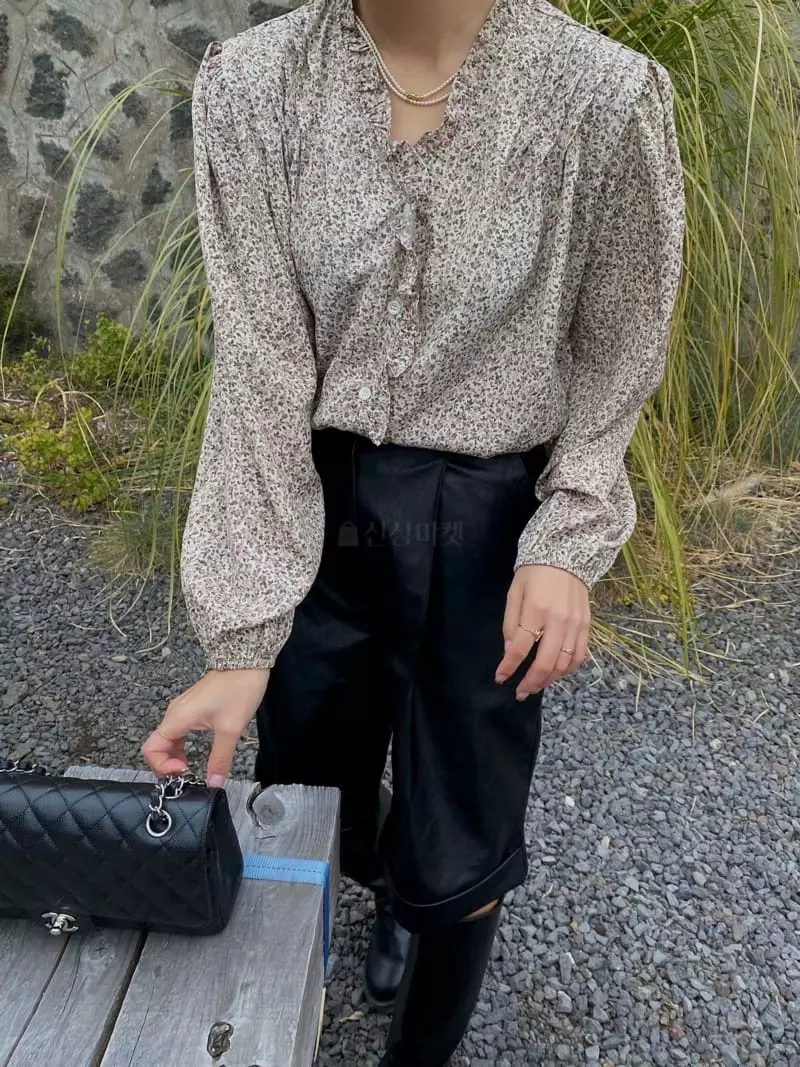 Ouppt - Korean Women Fashion - #momslook - Mew Mew Blouse