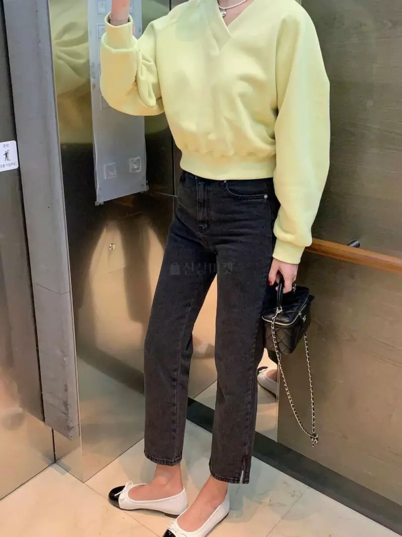Ouppt - Korean Women Fashion - #thatsdarling - V Sweatshirt - 3