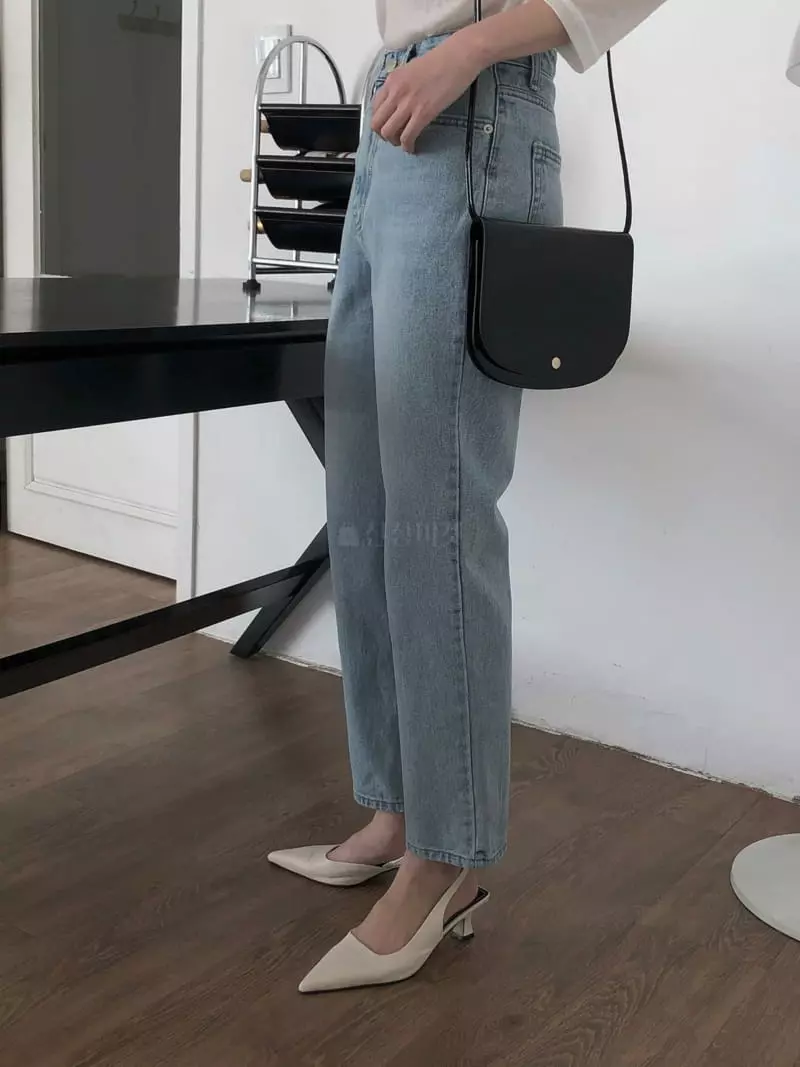 Overclassic - Korean Women Fashion - #momslook - Pound Flat Jeans - 2