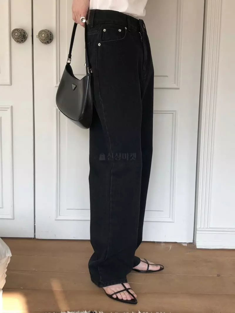 Overclassic - Korean Women Fashion - #momslook - Siena Black Jeans - 2