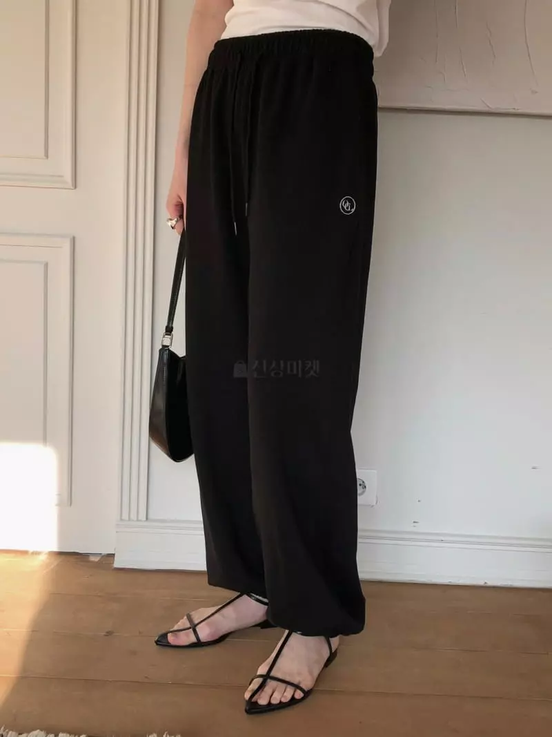 Overclassic - Korean Women Fashion - #womensfashion - Embroidery Wide Jogger Pants - 4