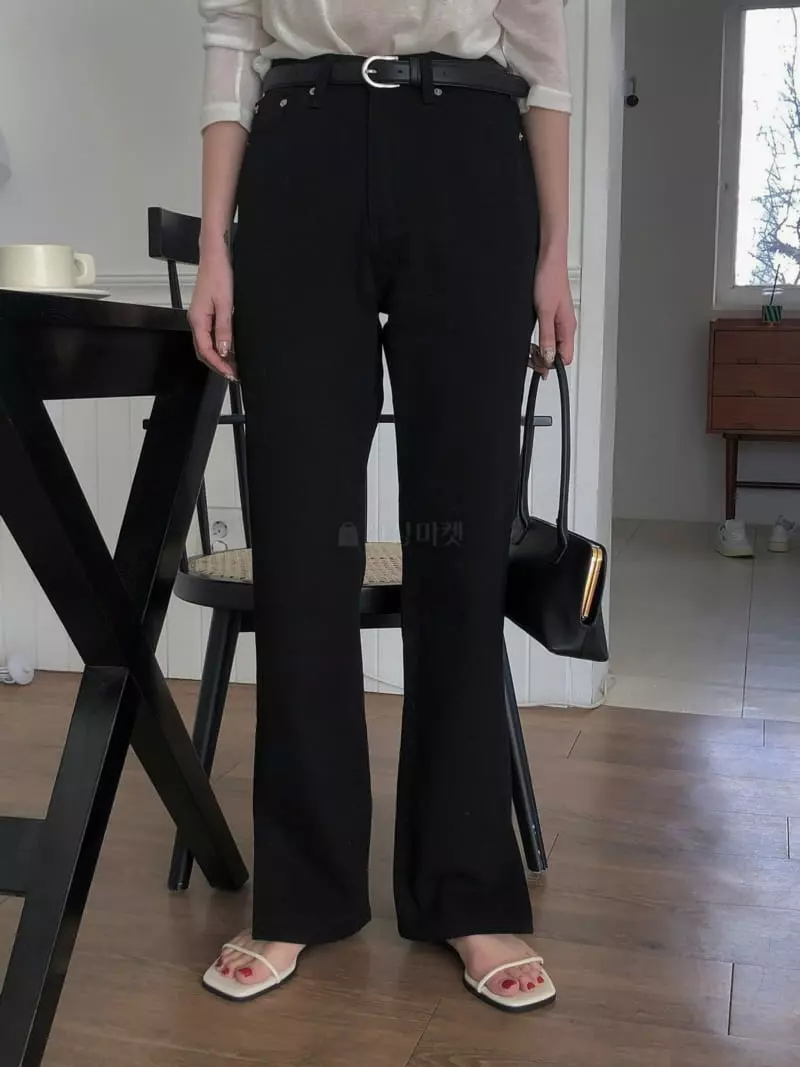 Overclassic - Korean Women Fashion - #restrostyle - Slit Cotton Jeans - 4