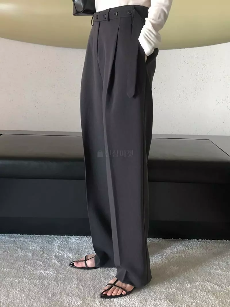 Overclassic - Korean Women Fashion - #romanticstyle - Milan Button Pants - 2