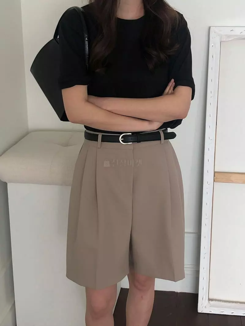 Overclassic - Korean Women Fashion - #vintagekidsstyle - Low Half Pants