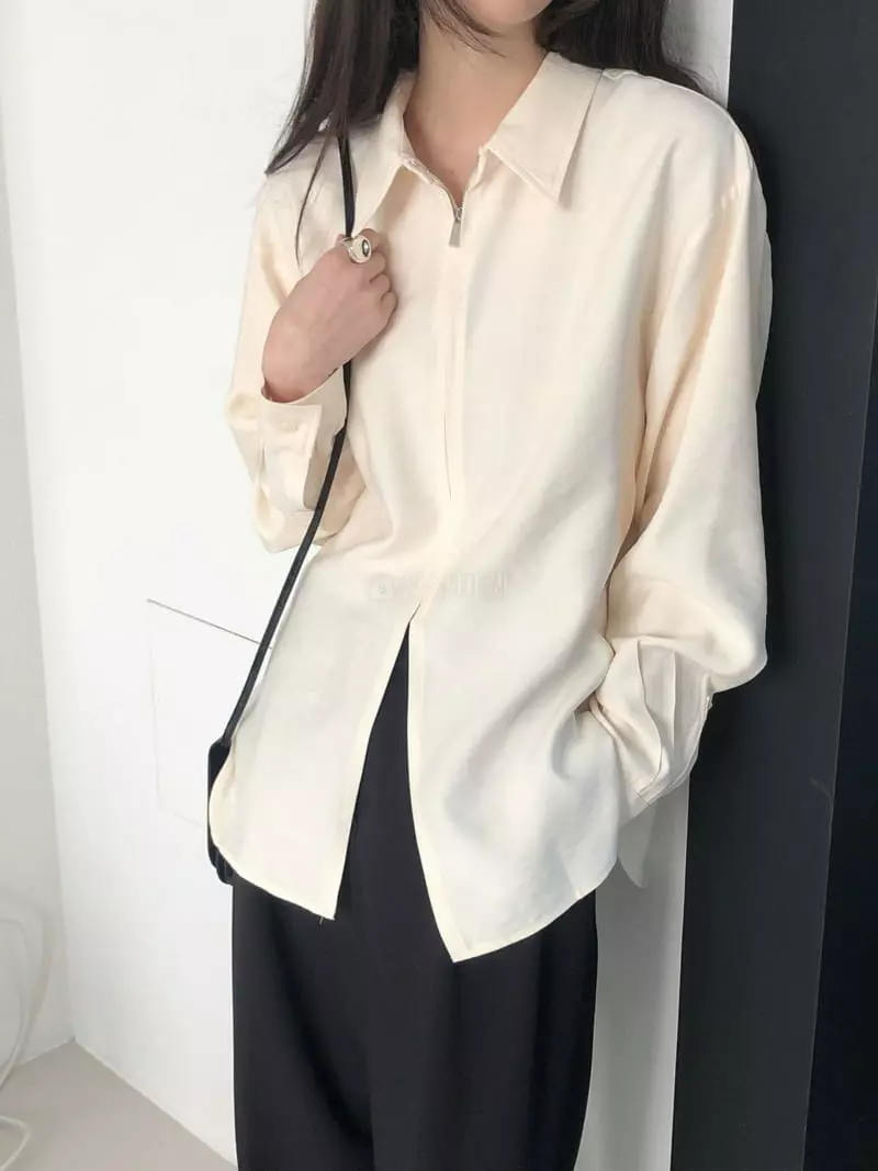 Overclassic - Korean Women Fashion - #momslook - Garb Zipper Blouse - 4