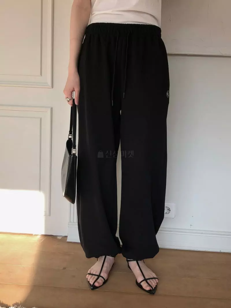 Overclassic - Korean Women Fashion - #womensfashion - Embroidery Wide Jogger Pants - 3