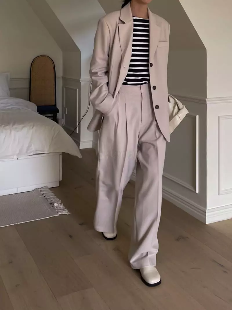 Plat - Korean Women Fashion - #momslook - Fever Jacket - 2