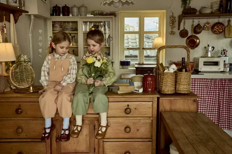 Pourenfant - Korean Children Fashion - #childofig - Daisy Embroidery Dungarees - 11