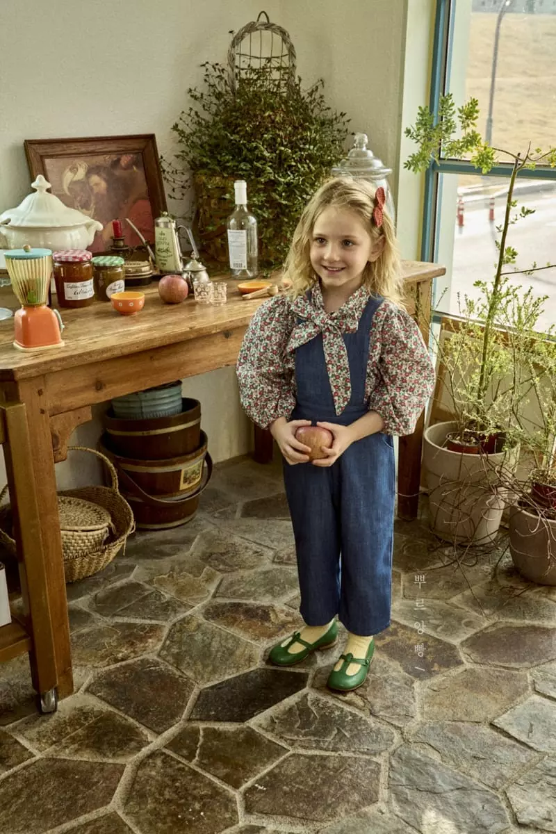 Pourenfant - Korean Children Fashion - #littlefashionista - Vintage Flower Ribbon Blouse - 10