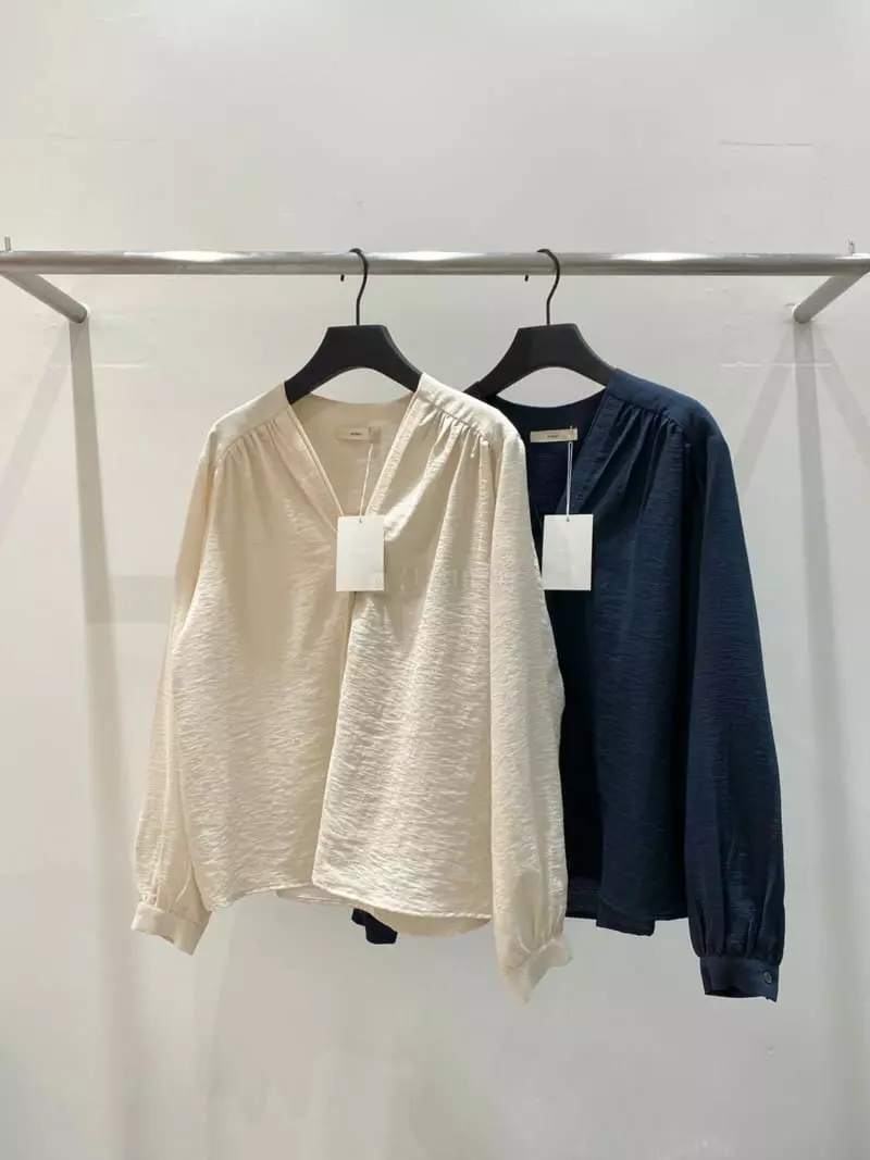 Refleur - Korean Women Fashion - #momslook - Jane Shirring Blouse - 3