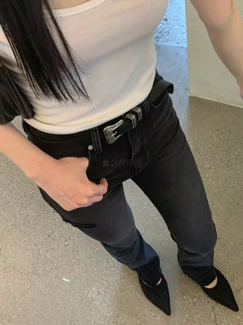 Remood - Korean Women Fashion - #thelittlethings - Bootcut High-waist Jeans - 4