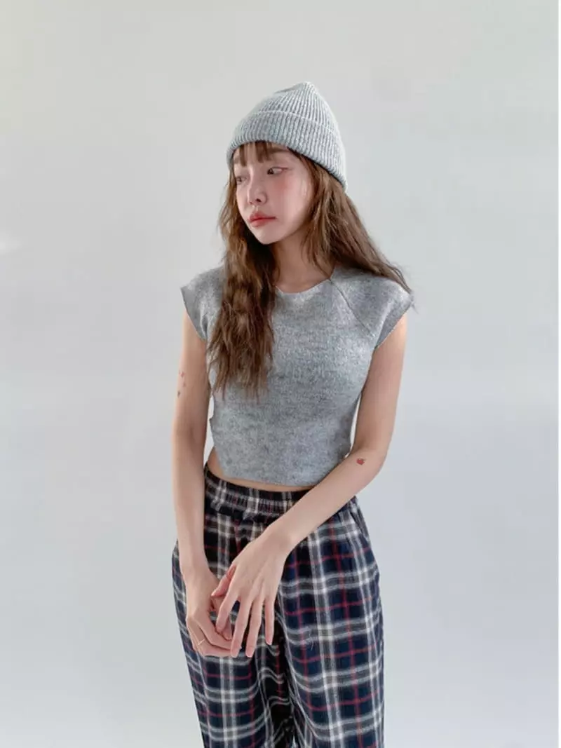 Remood - Korean Women Fashion - #momslook - Logo Knit Crop Tee - 2