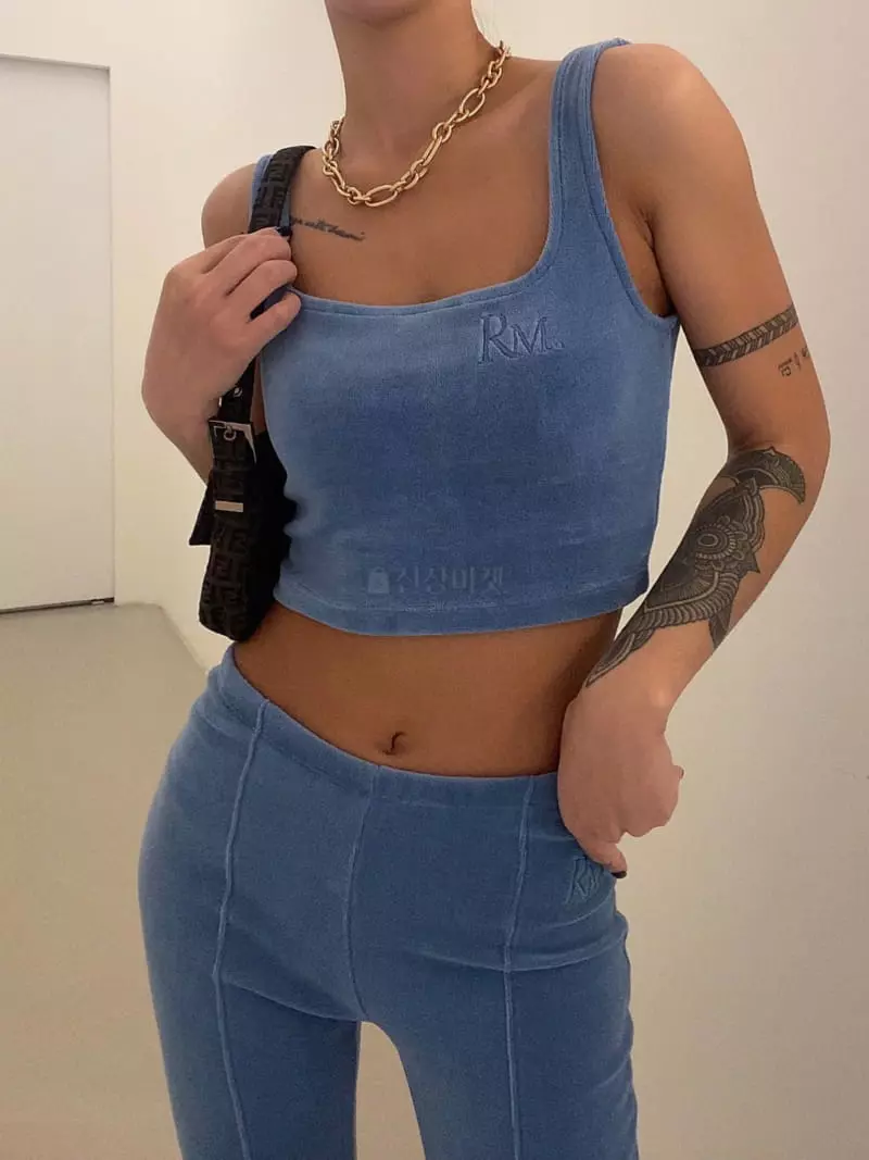 Remood - Korean Women Fashion - #pursuepretty - Belloa Crop Sleeveless Cropped Tee - 4