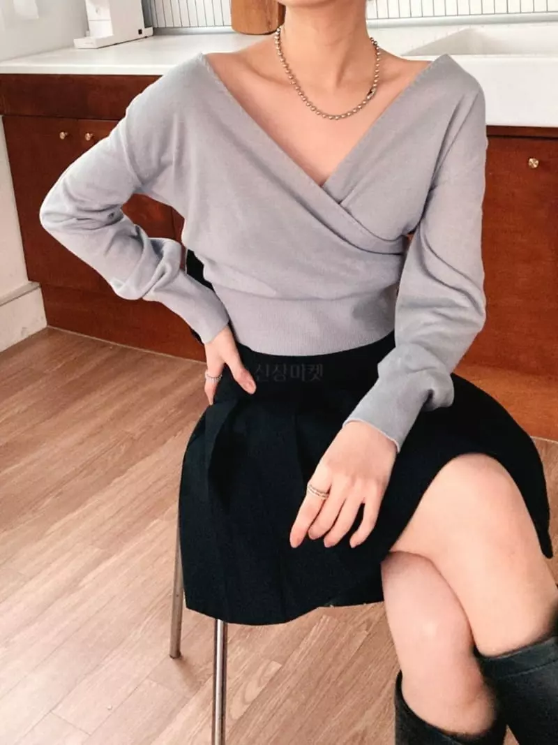 Ripple - Korean Women Fashion - #vintageinspired - Indie Lap Knit Tee - 2
