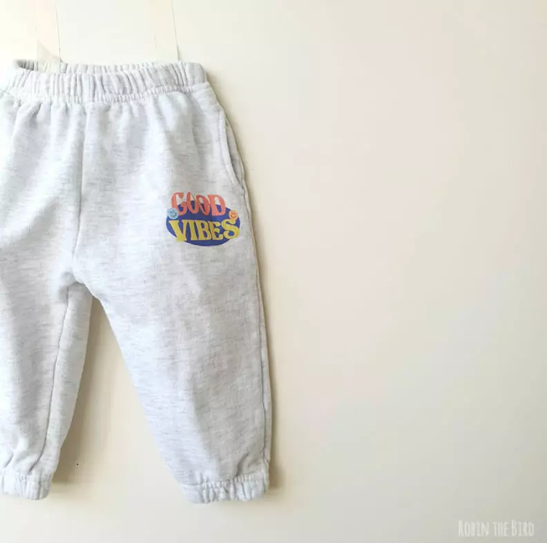 Saerobin - Korean Children Fashion - #toddlerclothing - Smile Lettering Jogger Pants - 4