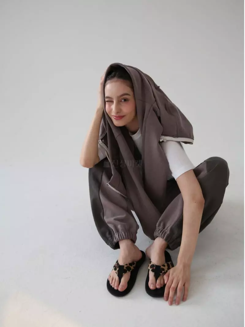 Sia - Korean Women Fashion - #womensfashion - Bodyq Silket Hoody Zip-Up - 2