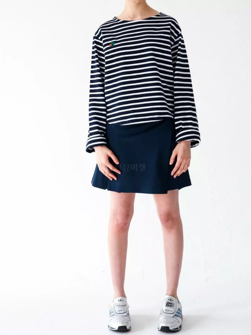 Sia - Korean Women Fashion - #womensfashion - Cuttle Stripe Tee
