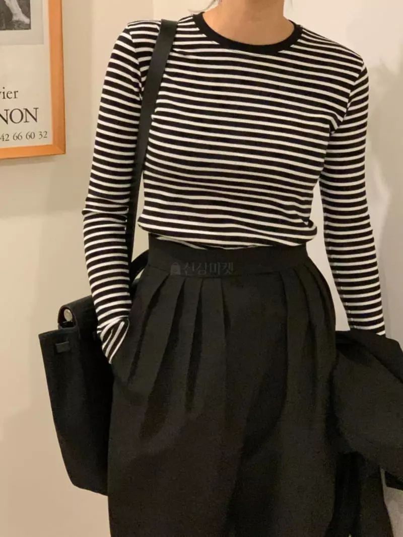 Sold Out - Korean Women Fashion - #momslook - Roche Tee