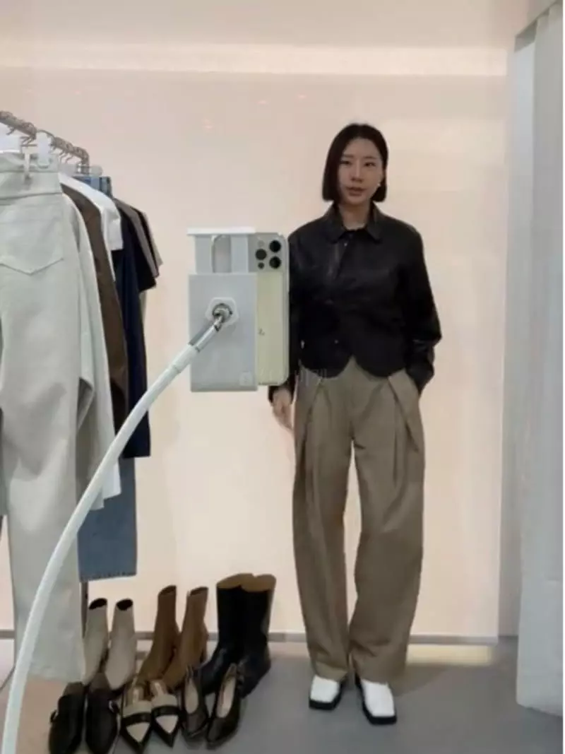 Sono De Seoul - Korean Women Fashion - #pursuepretty - Vegetable Sheepskin Jacket - 4