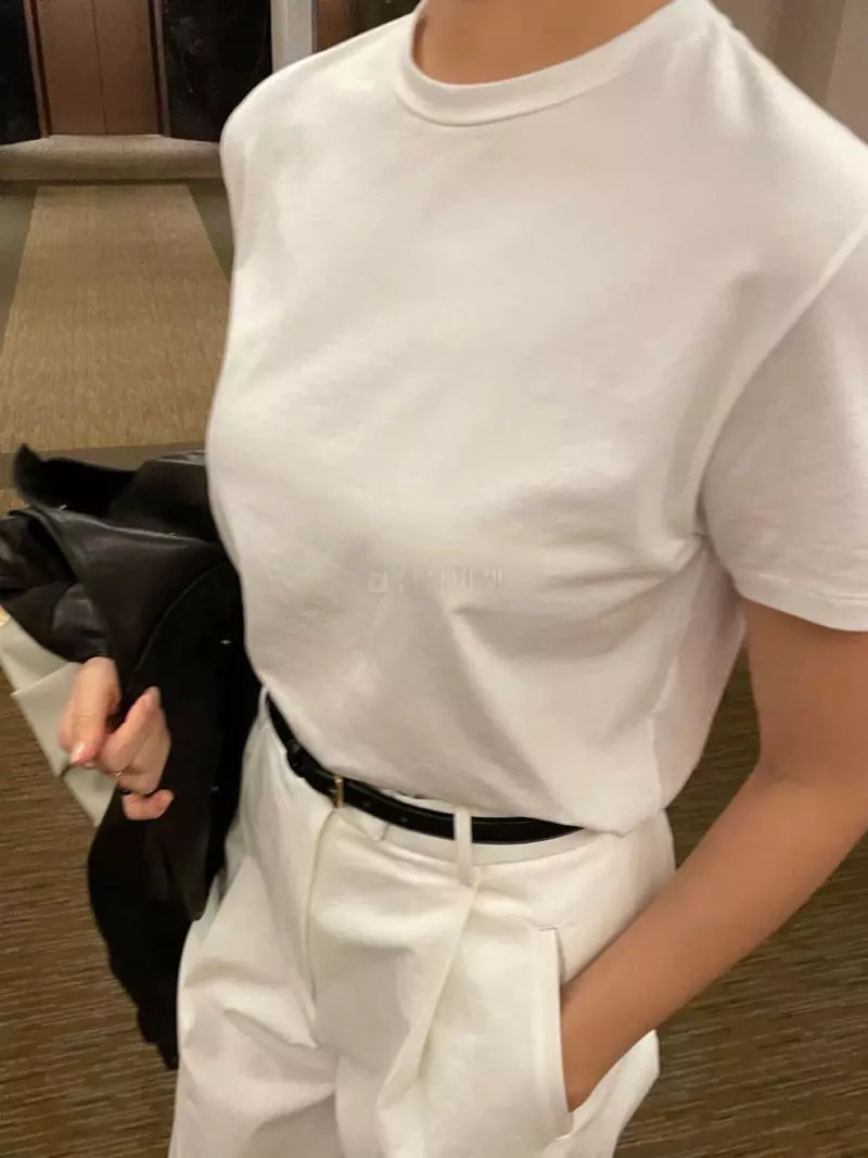 Sono De Seoul - Korean Women Fashion - #restrostyle - Minimal Basic Silket Tee