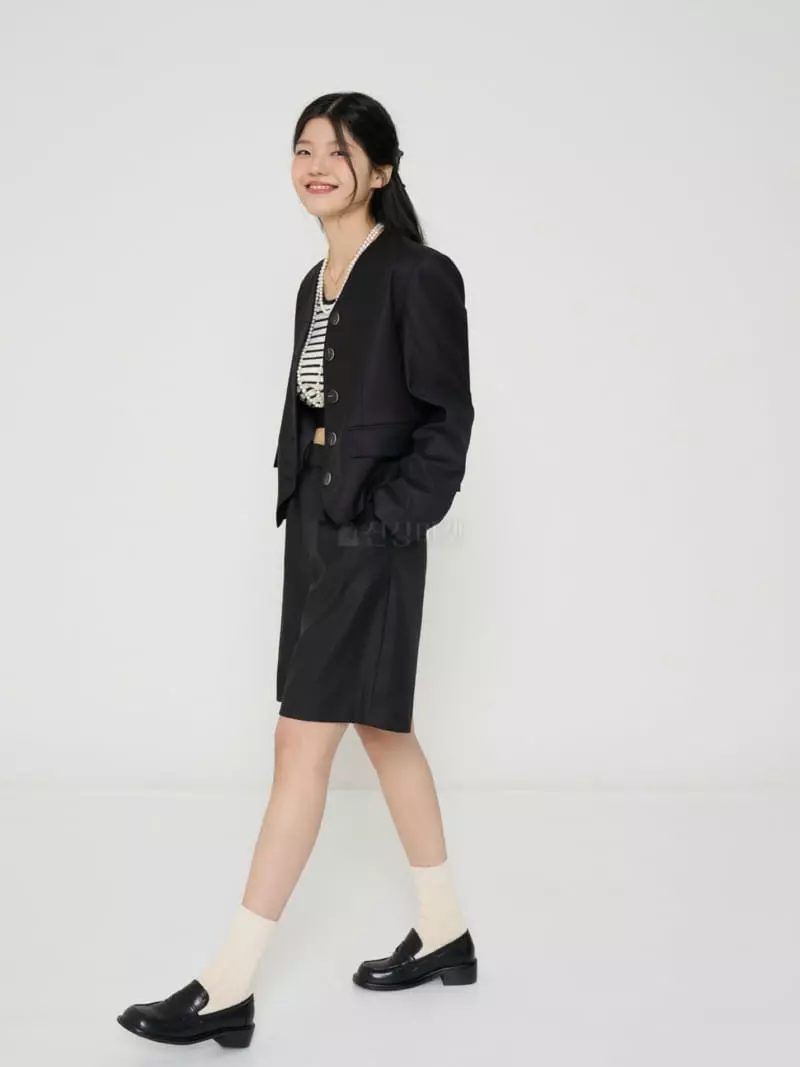 The Edition - Korean Women Fashion - #thelittlethings - Celin Stripe Sleeveless Tee - 2