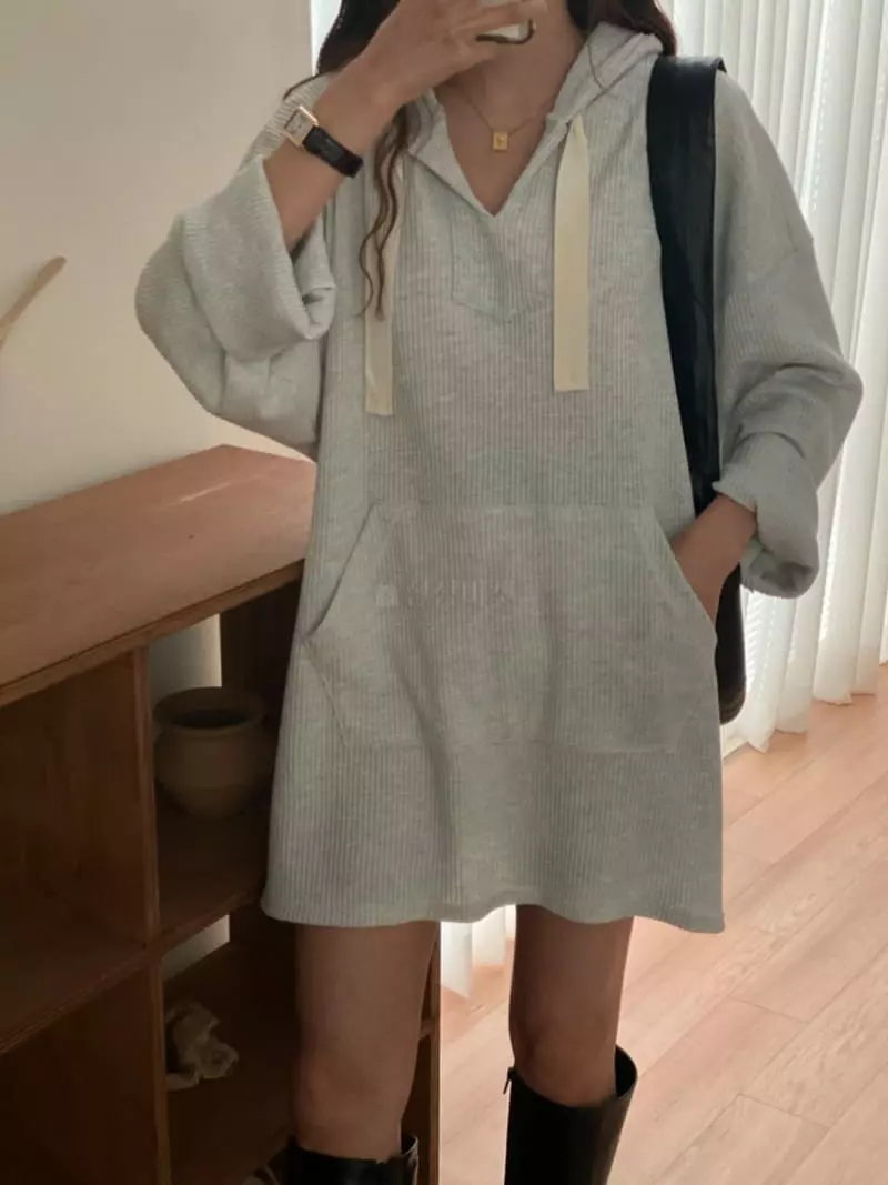 Tizzi - Korean Women Fashion - #momslook - Near One-piece