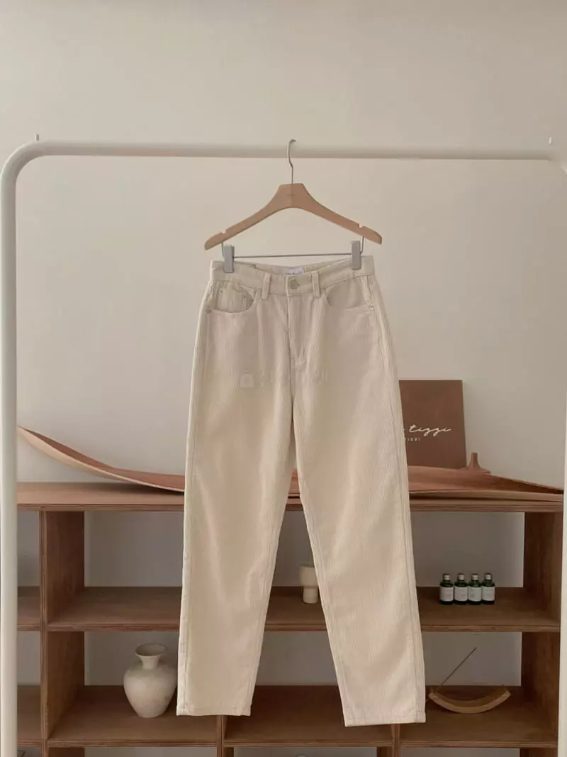 Tizzi - Korean Women Fashion - #momslook - Cream Jeans - 4