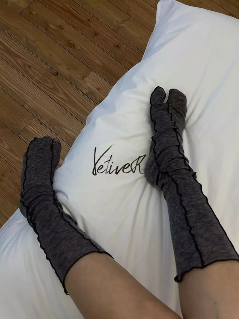 Vetiver - Korean Women Fashion - #restrostyle - Short Tabi Socks - 2