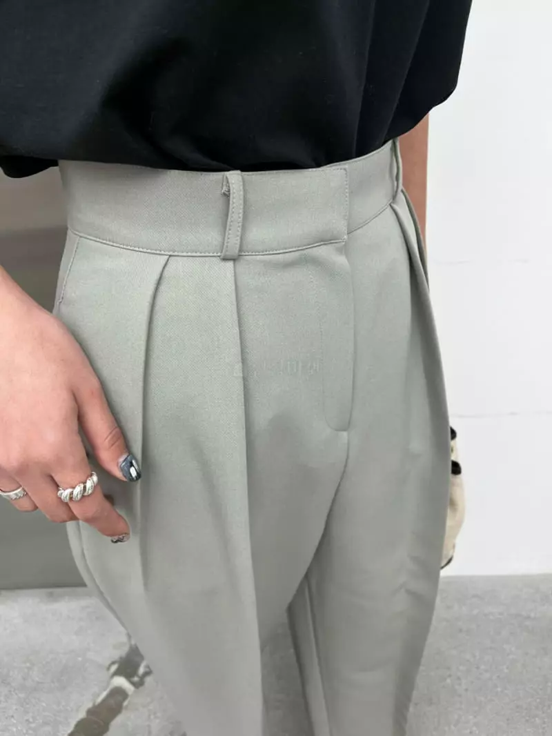 Waterbar - Korean Women Fashion - #vintagekidsstyle - Elle Two Tuck Pants - 2